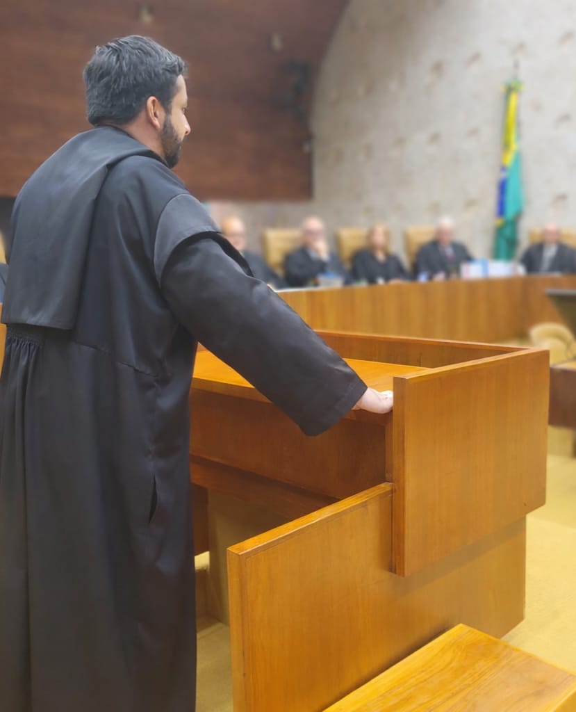 Dr. João Dantas Ribeiro sustentando perante os Tribunais Superiores